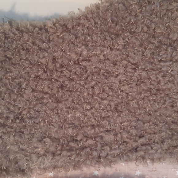 Girls Fuax Curly lamb vest, size Large - Picture 3 of 5